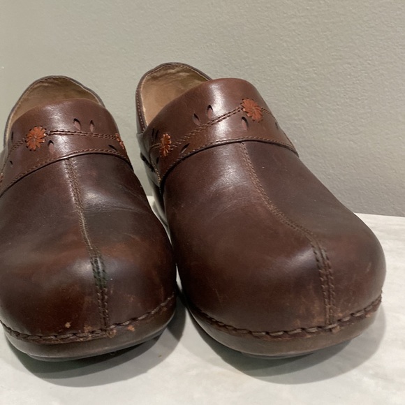 Dansko Brown Leather Clogs Size 10.5 41 - Picture 3 of 11